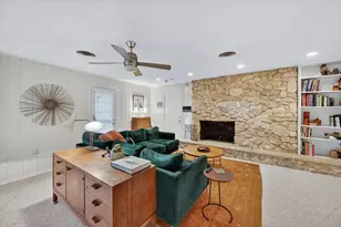 2039 W Lotus Ave, Fort Worth, TX 76111 - Photo 4