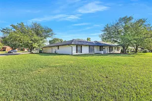 1400 Crescent Dr, Sherman, TX 75092 - Photo 22