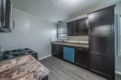 2526 Rolinda Drive, Dallas, TX 75211 - Photo 4