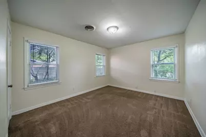2526 Rolinda Drive, Dallas, TX 75211 - Photo 8