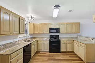 1502 Sharron Ct, Cleburne, TX 76033 - Photo 12