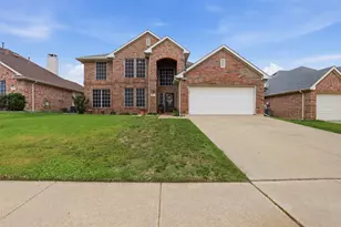 2810 Hammond Dr, Grand Prairie, TX 75052 - Photo 2