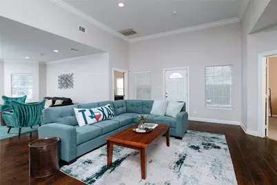 3014 Falls Drive, Dallas, TX 75211 - Photo 2