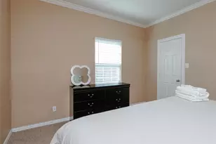 3014 Falls Dr, Dallas, TX 75211 - Photo 14
