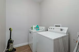 3014 Falls Dr, Dallas, TX 75211 - Photo 32