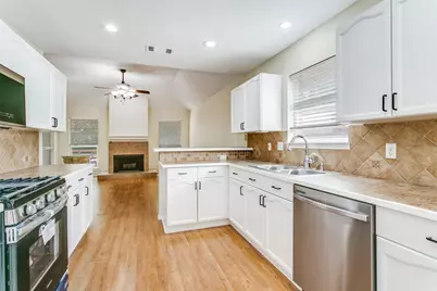 531 Beasley Drive, Lewisville, TX 75057 - Photo 8
