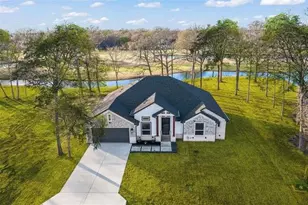 203 St Andrews Dr, Mabank, TX 75156 - Photo 2