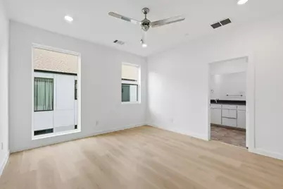 427 W 10th Street #502, Dallas, TX 75208 - Photo 8