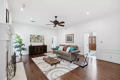 137 Lakeview Drive, Aledo, TX 76008 - Photo 4