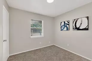 2725 Wesleyan Dr, Irving, TX 75062 - Photo 26