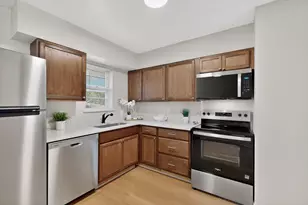 2725 Wesleyan Dr, Irving, TX 75062 - Photo 14