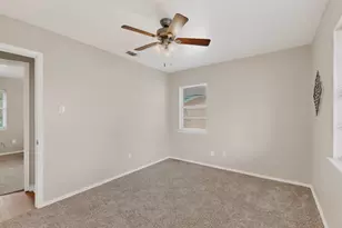 2725 Wesleyan Dr, Irving, TX 75062 - Photo 24