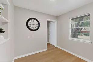 2725 Wesleyan Dr, Irving, TX 75062 - Photo 12
