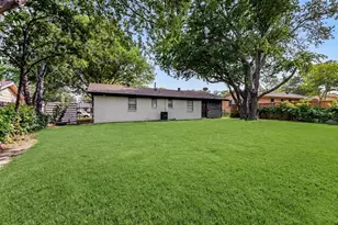 2725 Wesleyan Dr, Irving, TX 75062 - Photo 34