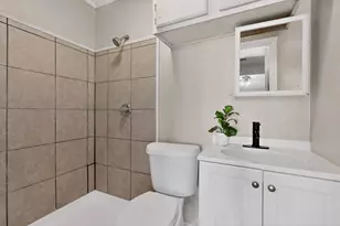 2725 Wesleyan Dr, Irving, TX 75062 - Photo 32