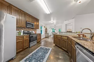 6200 Avon Dr, Waco, TX 76708 - Photo 6