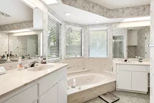 2401 Oak Shadow Ct, Arlington, TX 76017 - Photo 16