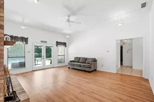 2401 Oak Shadow Ct, Arlington, TX 76017 - Photo 6