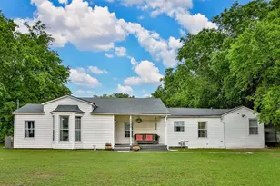 1520 Olive St, Gainesville, TX 76240 - Photo 2