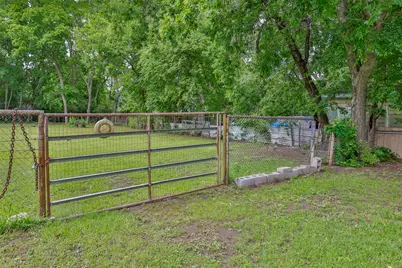 1520 Olive Street, Gainesville, TX 76240 - Photo 32