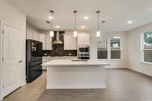 714 Creekwater Ln, Garland, TX 75043 - Photo 8
