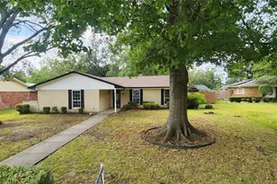 2821 Windy Dr, Commerce, TX 75428 - Photo 6