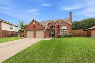 7221 Mccoy Dr, Watauga, TX 76148 - Photo 2