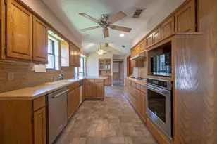 2505 Copper Creek Ln, Carrollton, TX 75006 - Photo 8