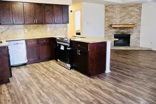 302 Shady Valley Dr, Mansfield, TX 76063 - Photo 2