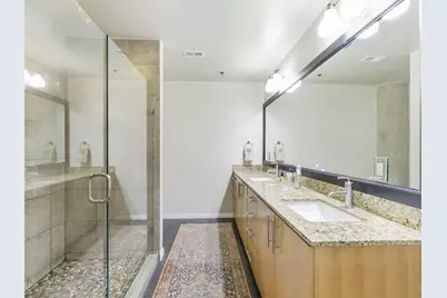 1001 Belleview Street #307, Dallas, TX 75215 - Photo 18