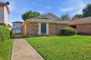 1118 Sandalwood Ln, DeSoto, TX 75115 - Photo 1