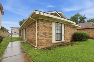 1118 Sandalwood Ln, DeSoto, TX 75115 - Photo 4