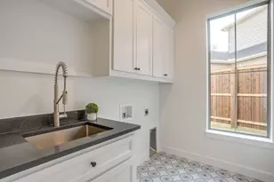 2947 Kosse Ct, Grapevine, TX 76051 - Photo 10