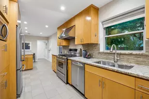 8871 Liptonshire Dr, Dallas, TX 75238 - Photo 10