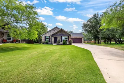 2513 Christine Drive, Granbury, TX 76048 - Photo 2