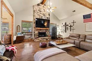 1561 St Andrews Dr, Red Oak, TX 75154 - Photo 4