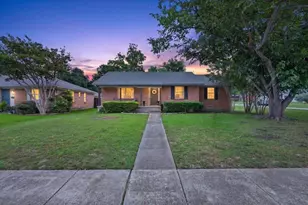 105 S Weatherred Dr, Richardson, TX 75080 - Photo 2