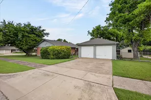105 S Weatherred Dr, Richardson, TX 75080 - Photo 40