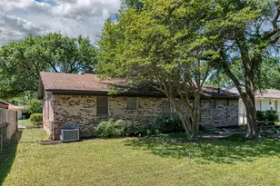2530 Robin Ln, Garland, TX 75041 - Photo 34