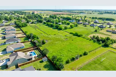 305 Swaha Drive, Tioga, TX 76271 - Photo 8
