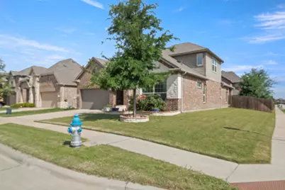 10300 Georgetown Place, McKinney, TX 75071 - Photo 2