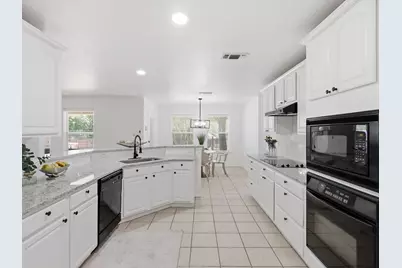 6600 Silver Oak Lane, Fort Worth, TX 76135 - Photo 6