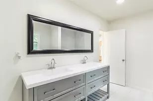 910 Tamara Ln, Grand Prairie, TX 75051 - Photo 16