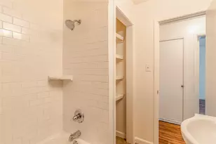 910 Tamara Ln, Grand Prairie, TX 75051 - Photo 10