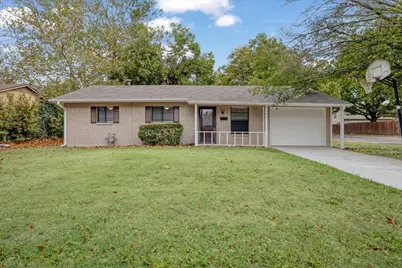 100 E Cunningham Street, Bonham, TX 75418 - Photo 2
