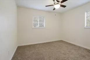 100 E Cunningham St, Bonham, TX 75418 - Photo 32