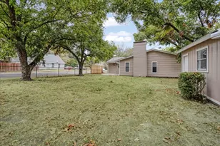 100 E Cunningham St, Bonham, TX 75418 - Photo 8