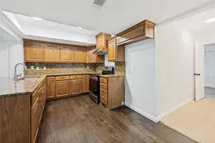 625 Kingston Dr, Grand Prairie, TX 75051 - Photo 8