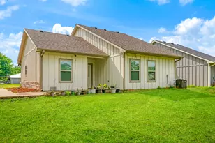 675 High St, Blossom, TX 75416 - Photo 4