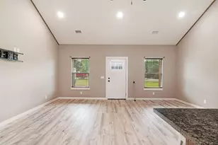 675 High St, Blossom, TX 75416 - Photo 6